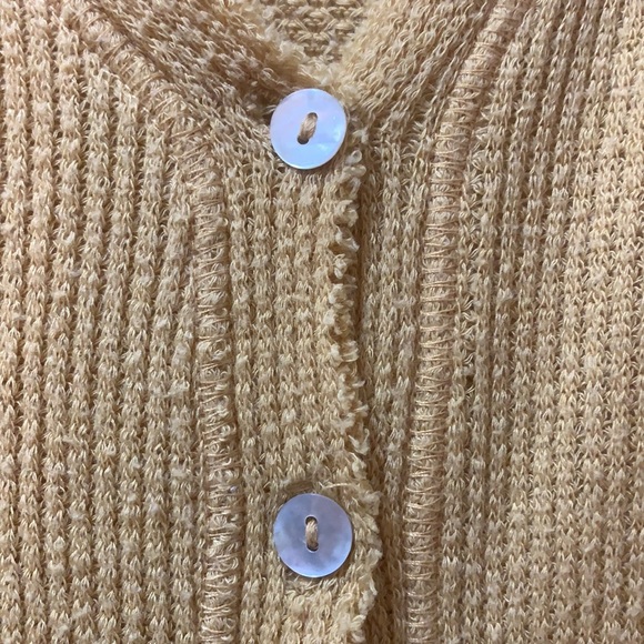 Urban Outfitters Mustard-yellow sweater shirt - Picture 4 of 5